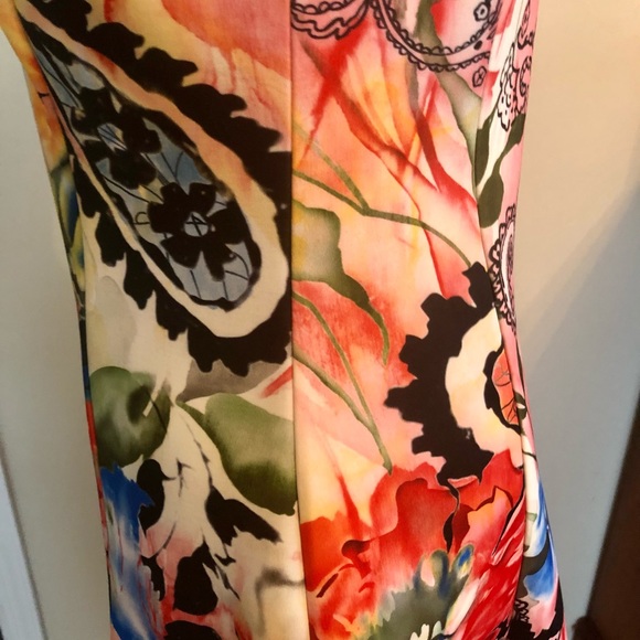 Sleeveless Floral Print Dress - Picture 9 of 10